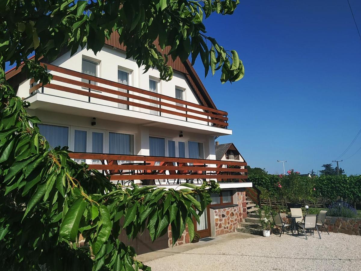 Mogyorosi Apartman Badacsonytördemic Exterior foto